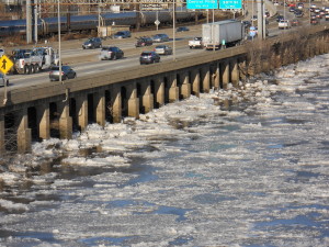Frozen_Schuylkill_River,_Philadelphia_2014b
